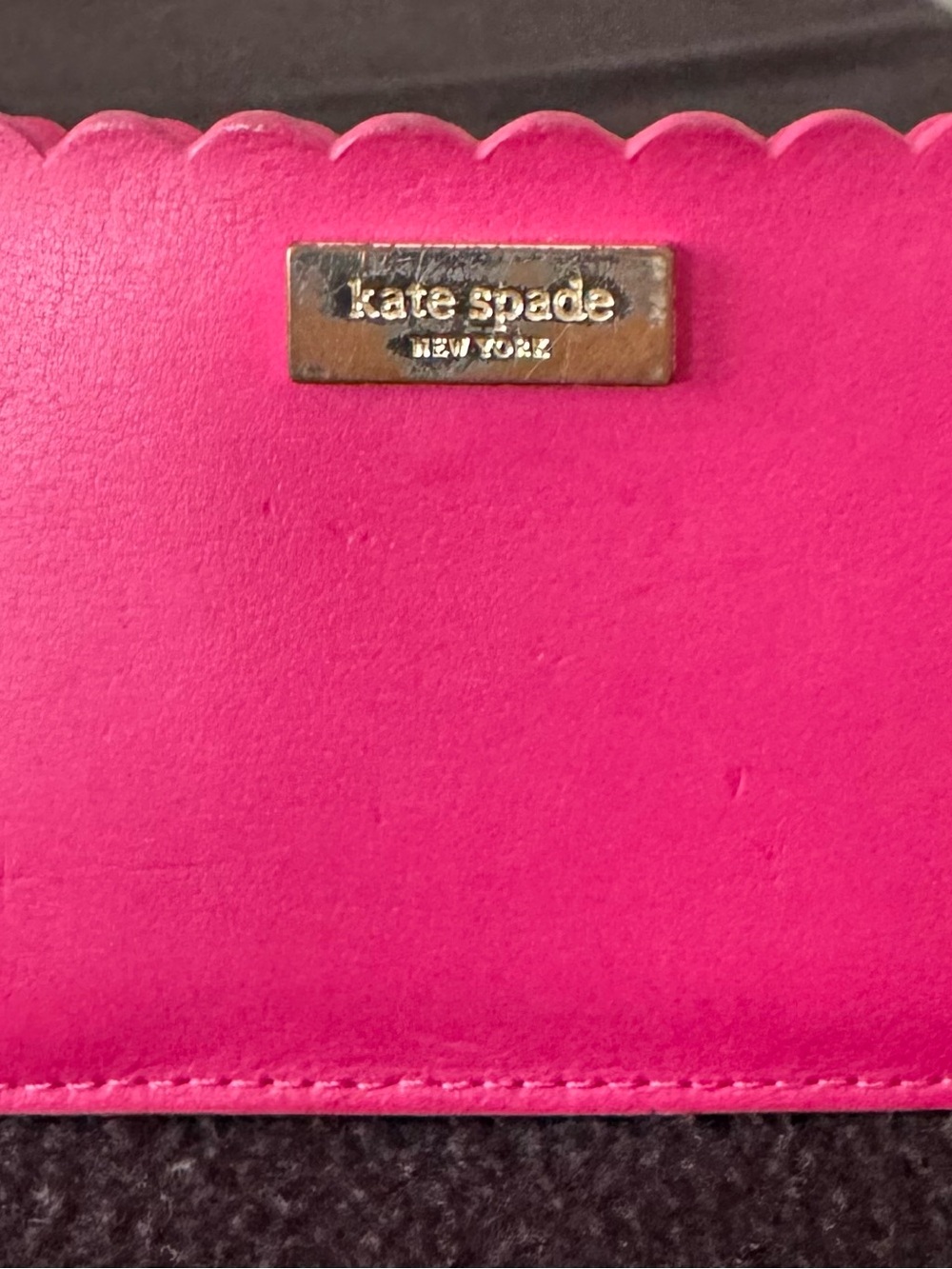 kate spade Scalloped Hot Pink Card Holder with Gold Plaque